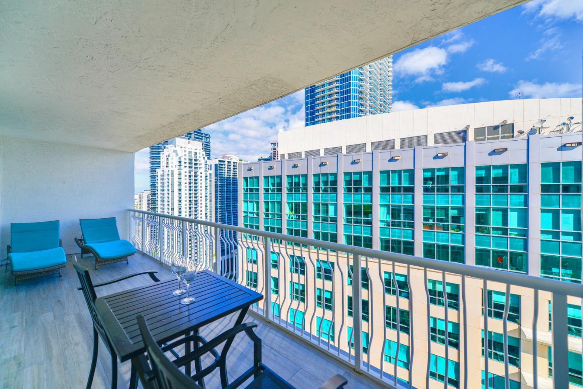 Stylish Brickell Penthouse With Exclusive Perks Apartment