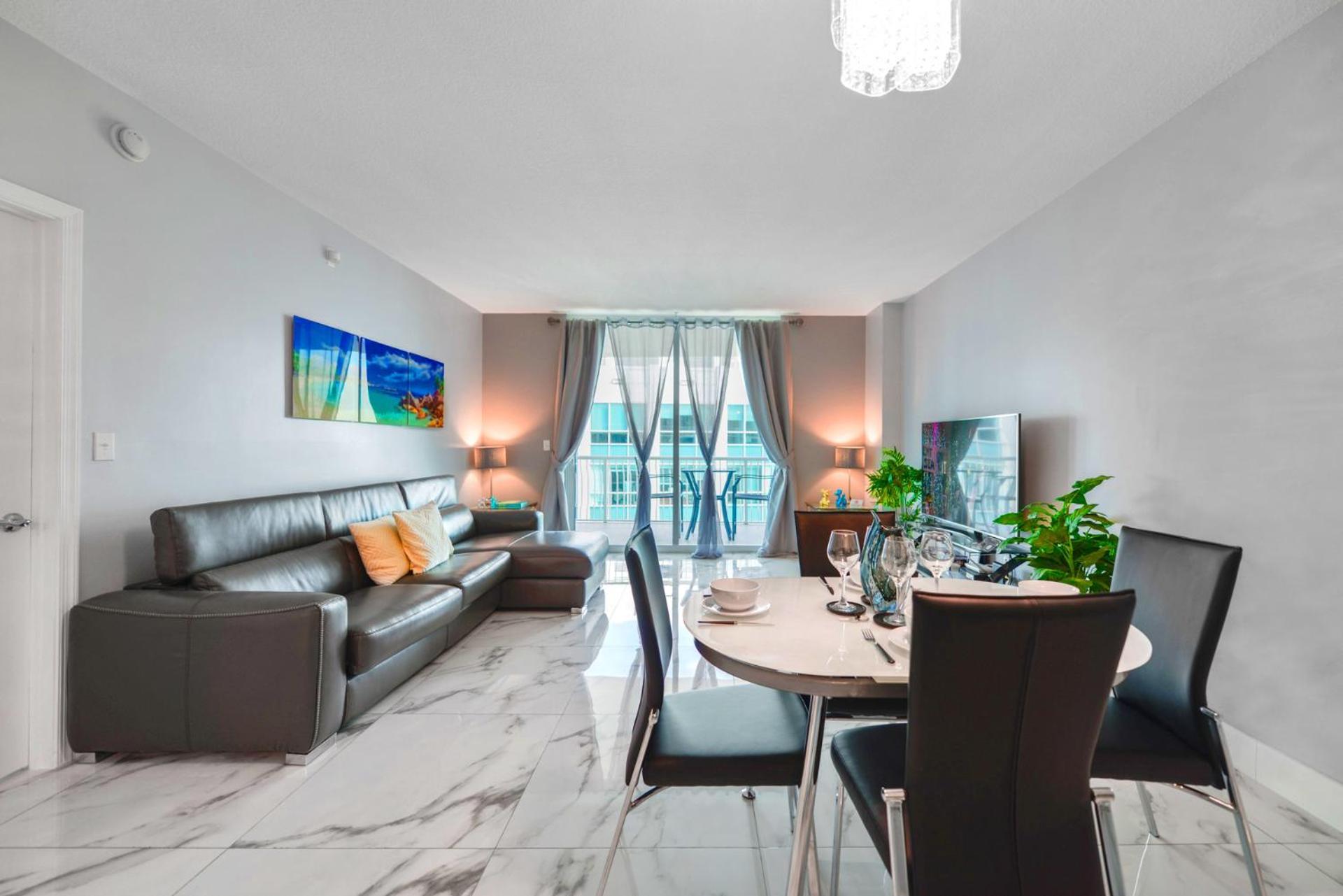 Stylish Brickell Penthouse With Exclusive Perks Apartment *